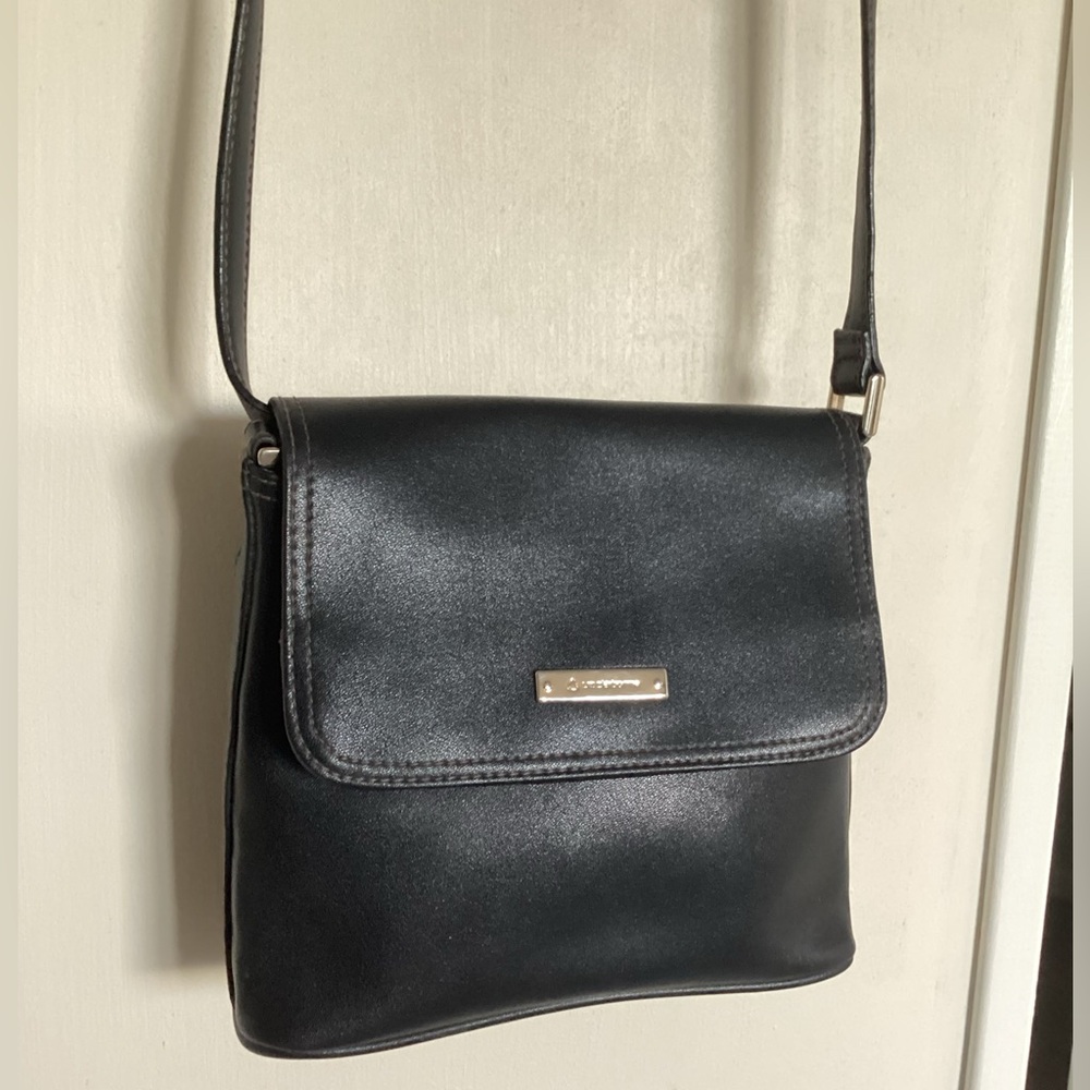 LIZ CLAIBORNE small crossbody mini bag Like New black faux leather